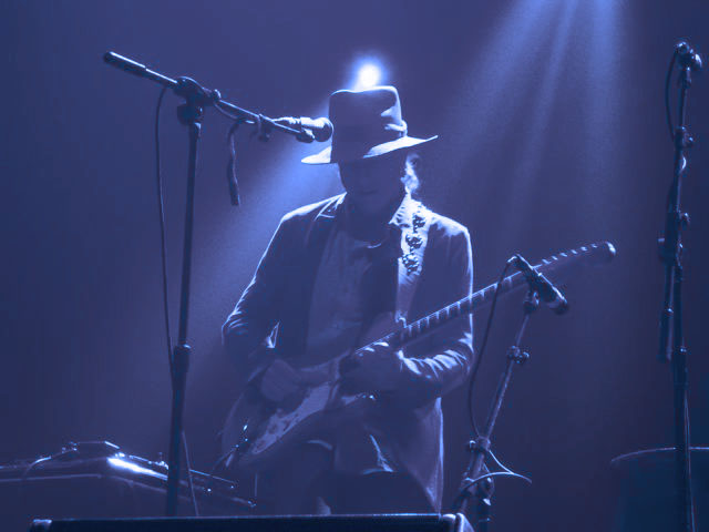hookist songwriter Gary Lucas